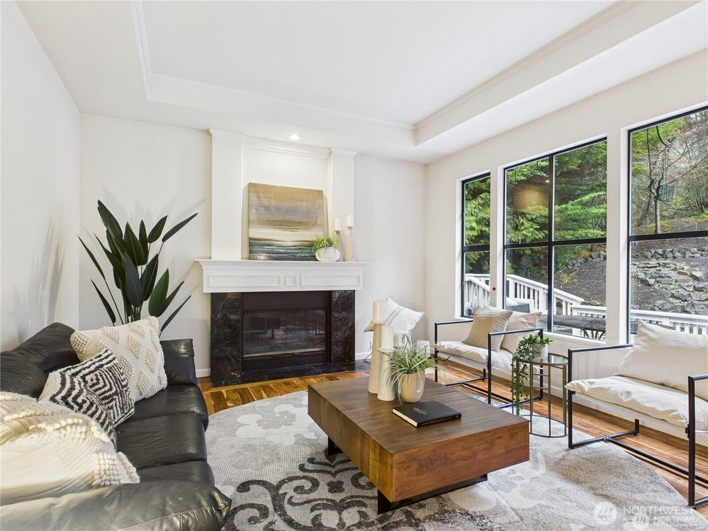 Photo of 11906 SE 78th St St, Newcastle, WA 98056 (MLS # 2476828)