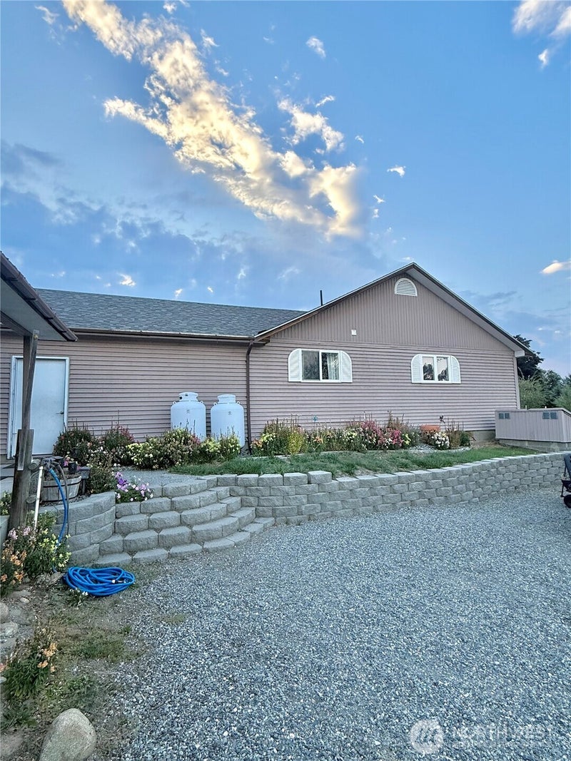 28 Dixon Road