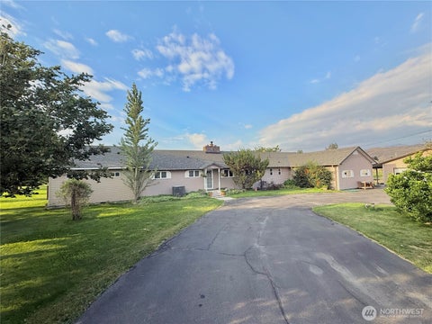 Photo of 28 Dixon Road, Omak, WA 98841 (MLS # 2575566)