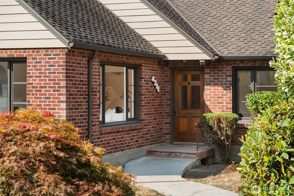 Photo of 4311 50th Avenue NE, Seattle, WA 98105 (MLS # 2428611)