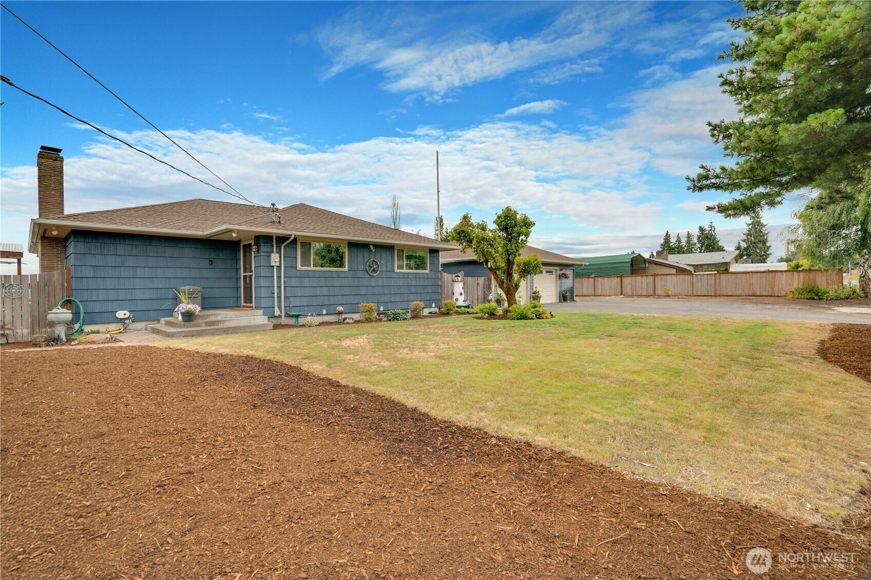 8603 Woodland Avenue E