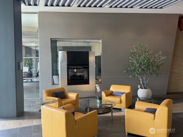 1515 Dock Street 210