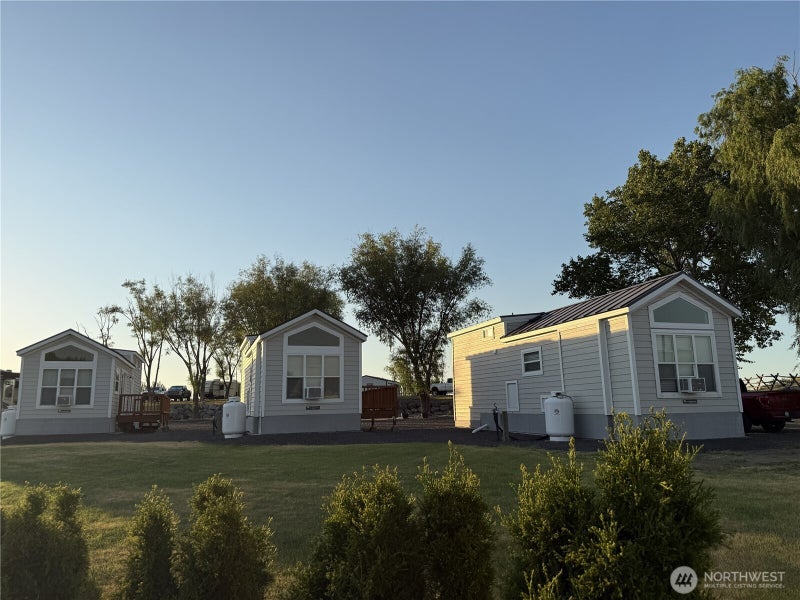 6996 Hwy 262 E