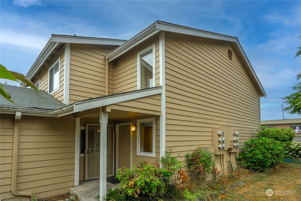Photo of 1444 S 308th Lane, Federal Way, WA 98003 (MLS # 2284927)