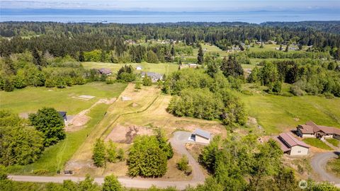 Photo of 274 Black Bear Trail, Port Angeles, WA 98362 (MLS # 2524578)