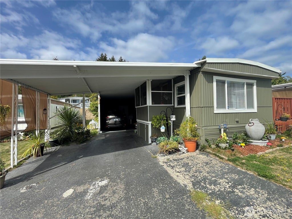 Photo of 25739 135th Avenue SE #27, Kent, WA 98042 (MLS # 2581332)