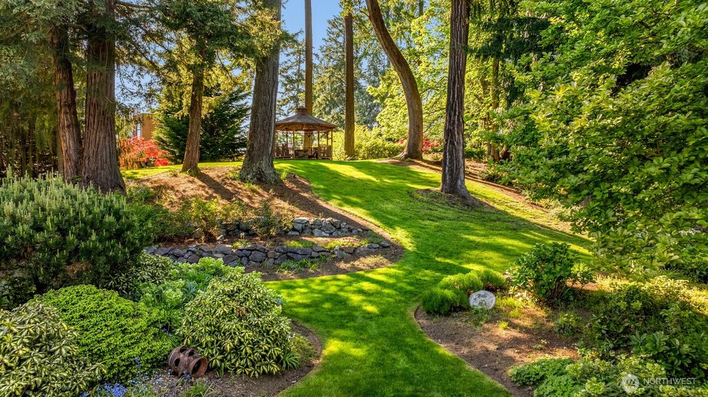 Photo of 401 Detwiller Lane, Bellevue, WA 98004 (MLS # 2371809)