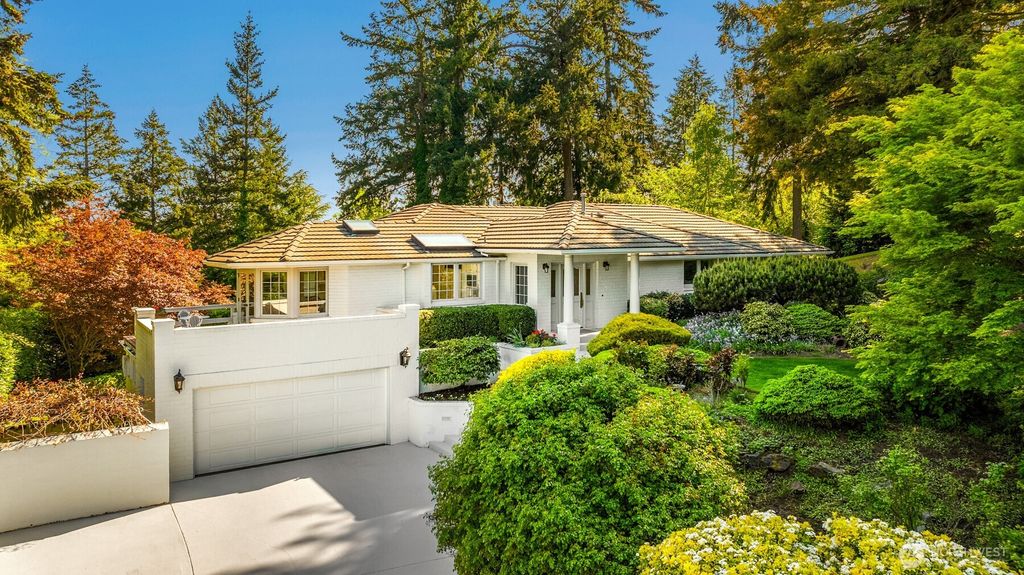 Photo of 401 Detwiller Lane, Bellevue, WA 98004 (MLS # 2371809)