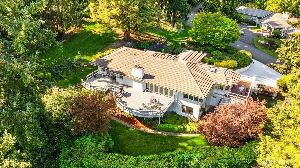 Photo of 401 Detwiller Lane, Bellevue, WA 98004 (MLS # 2371809)