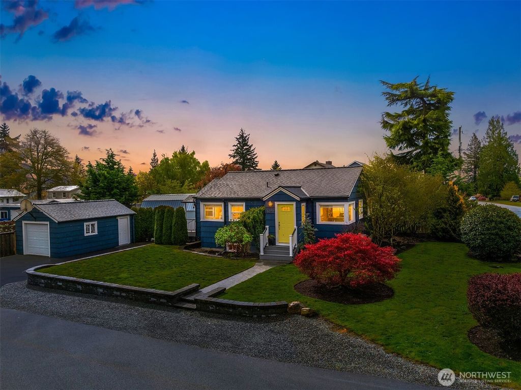 Photo of 16202 11th Avenue SW, Burien, WA 98166 (MLS # 2504315)