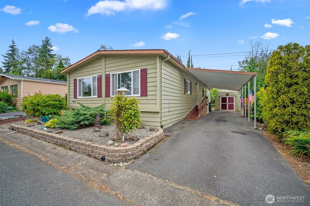 Photo of 815 124th Street SW #27, Everett, WA 98204 (MLS # 2415360)