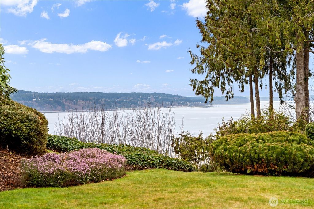 Photo of 5717 88th Street SW, Mukilteo, WA 98275 (MLS # 2472997)