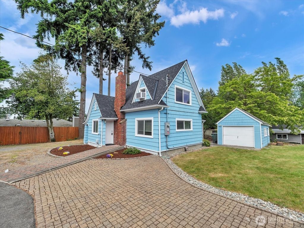 Photo of 16927 52nd Avenue W, Lynnwood, WA 98037 (MLS # 2432626)
