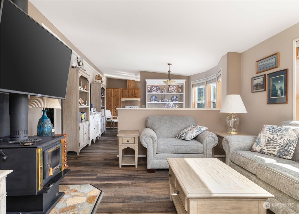 listing image 9363371370380950380