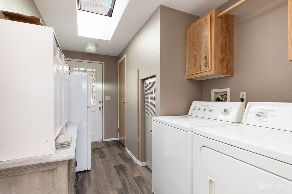 listing image 9361896393304535867
