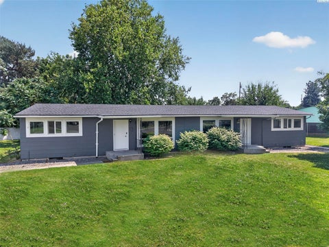 Photo of 1016 Cedar Avenue #A, Richland, WA 99354 (MLS # 2596285)