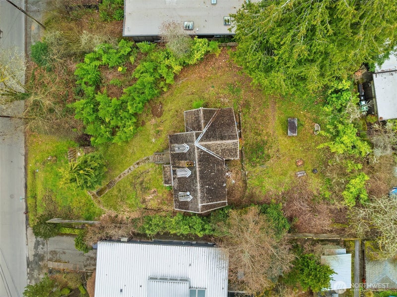 9229 45th Avenue NE