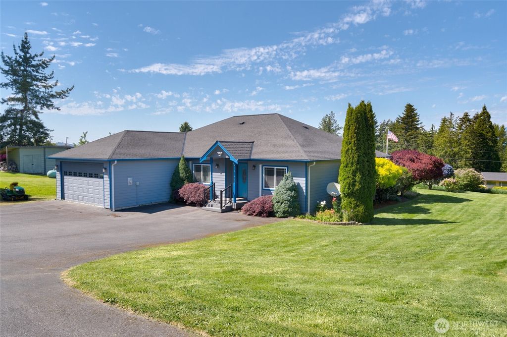 Photo of 23086 Buchanan Street, Mount Vernon, WA 98273 (MLS # 2526441)