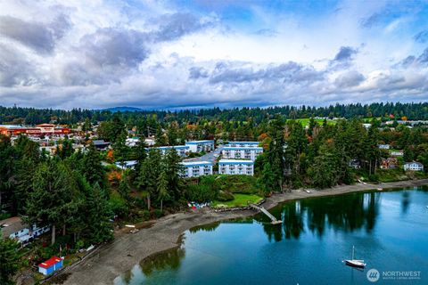 924 Shorewood Drive B16 Bremerton WA 98312