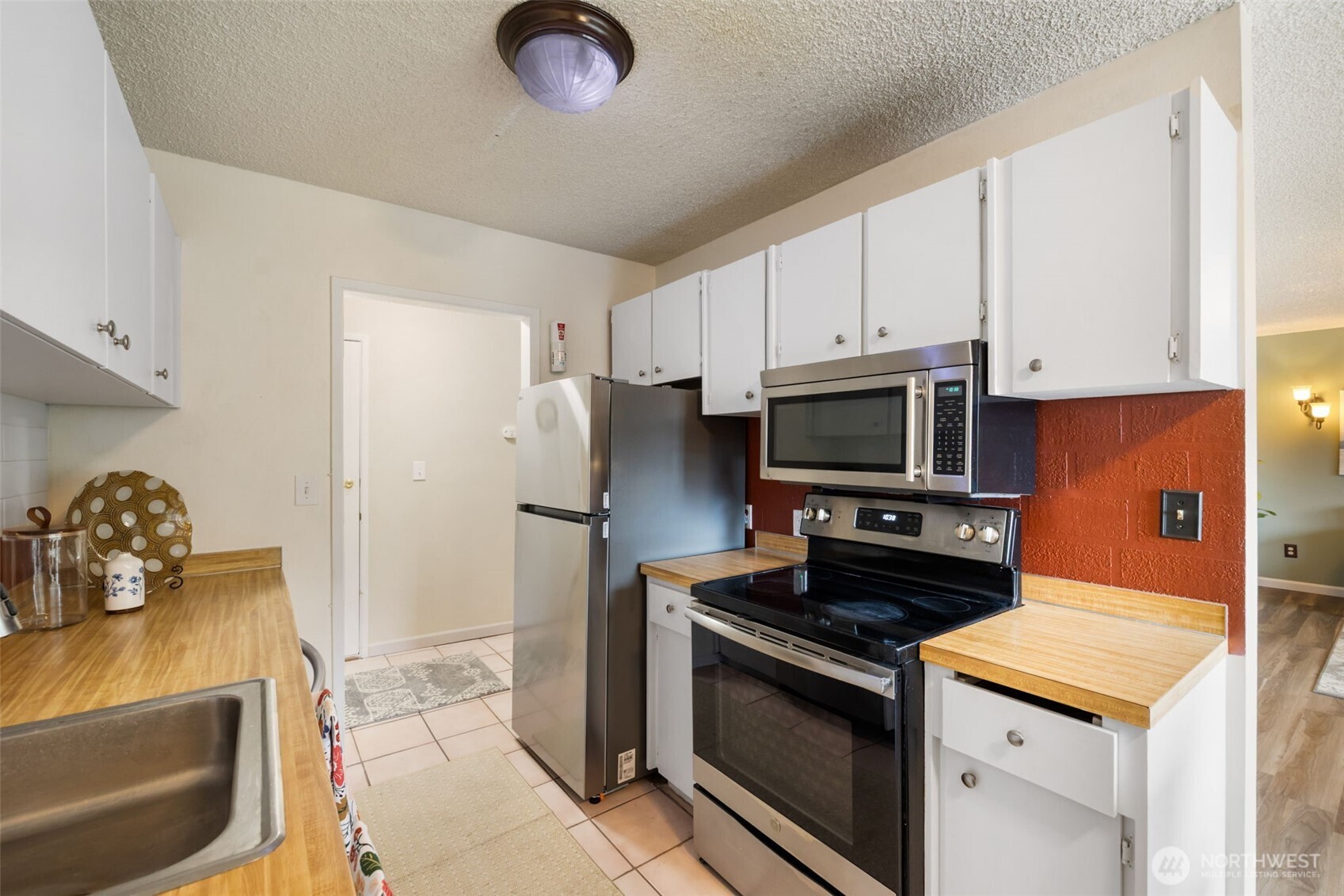 924 Shorewood Drive B16