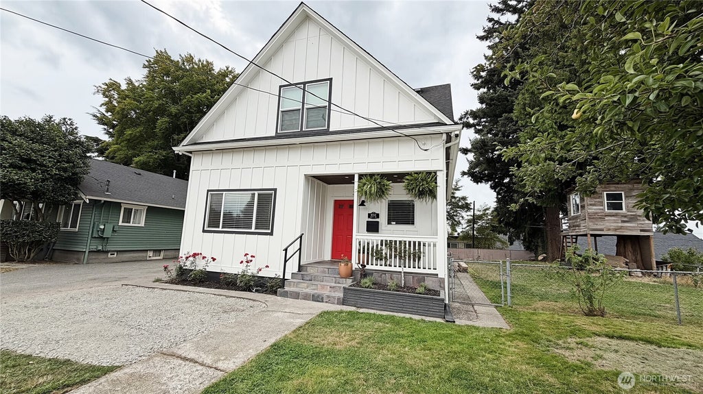 Photo of 6512 Pacific Avenue, Tacoma, WA 98408 (MLS # 2584025)