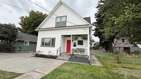 Photo of 6512 Pacific Avenue, Tacoma, WA 98408 (MLS # 2584025)