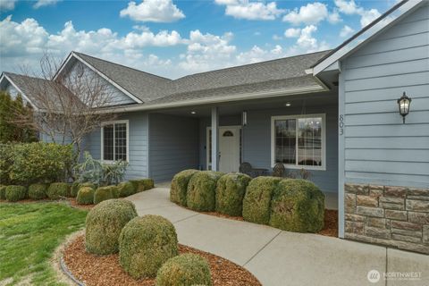 Photo of 803 SE Vintage Way, College Place, WA 99324 (MLS # 2495663)