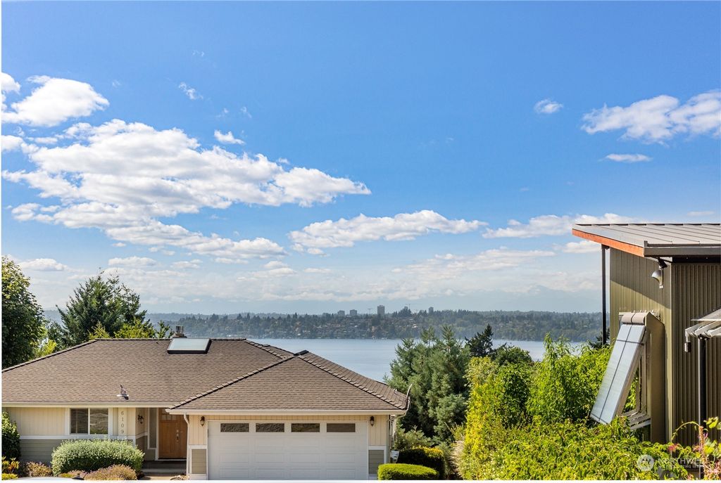 Photo of 6109 108th Avenue NE, Kirkland, WA 98033 (MLS # 2148532)