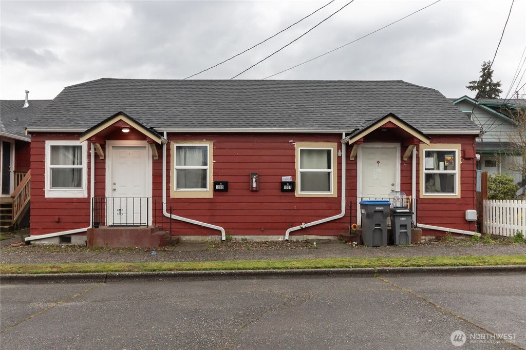 Photo of 815 Hewitt Avenue, Bremerton, WA 98337 (MLS # 2508584)