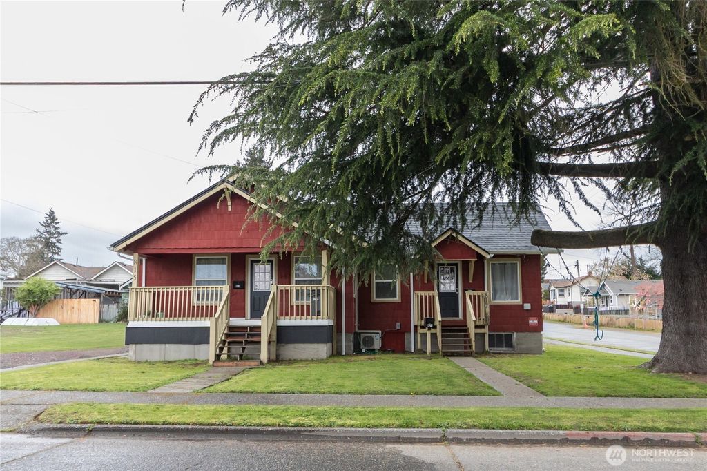 Photo of 815 Hewitt Avenue, Bremerton, WA 98337 (MLS # 2508584)