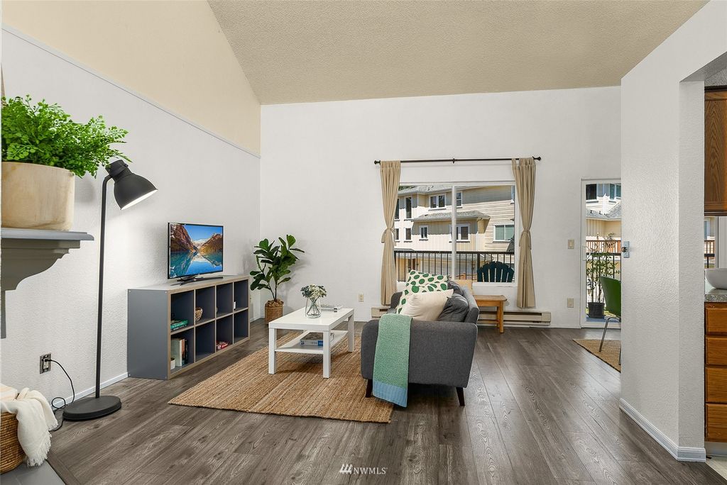 Photo of 19855 25th Avenue NE #306, Shoreline, WA 98155 (MLS # 1973282)