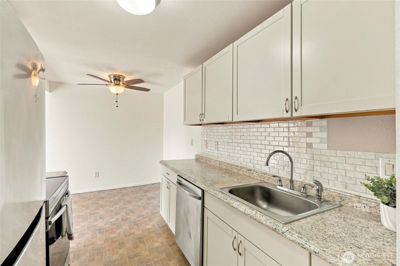 19409 56th Avenue W 301