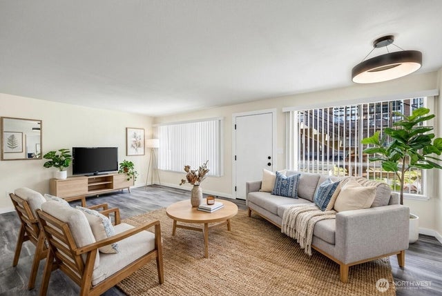 748 S Cloverdale Street Unit 6 #Unit 6, Seattle