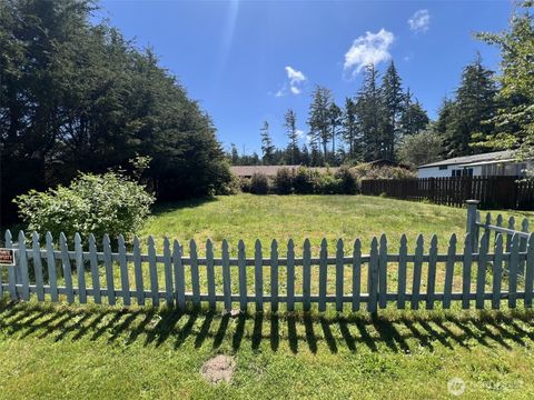 Photo of 20207 Crane Place, Ocean Park, WA 98640 (MLS # 2527996)