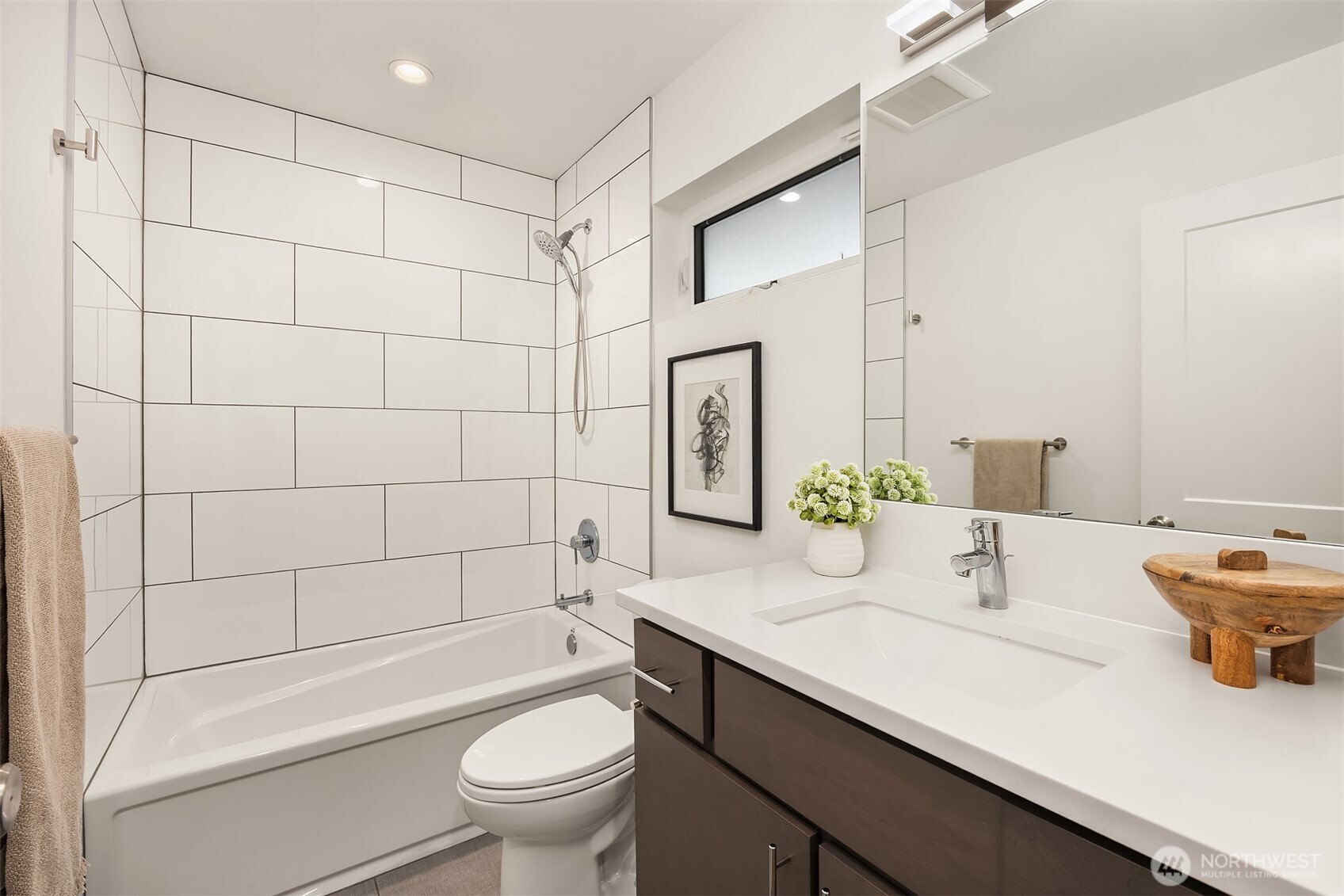 2005 Dexter Avenue N B