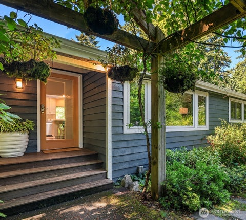 Photo of 12032 Vashon Highway SW, Vashon, WA 98070 (MLS # 2525934)