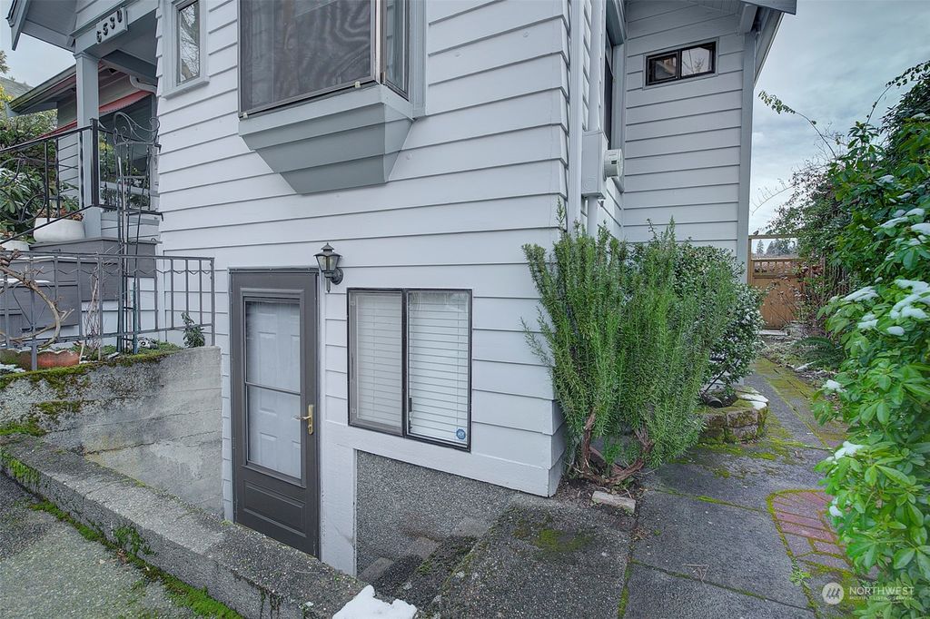 Photo of 6530 23rd Avenue NE, Seattle, WA 98115 (MLS # 2324340)