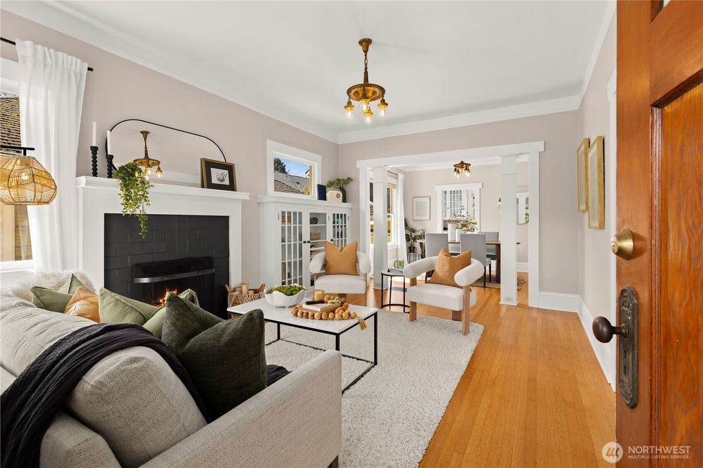 Photo of 4659 1st Avenue NE, Seattle, WA 98105 (MLS # 2354539)