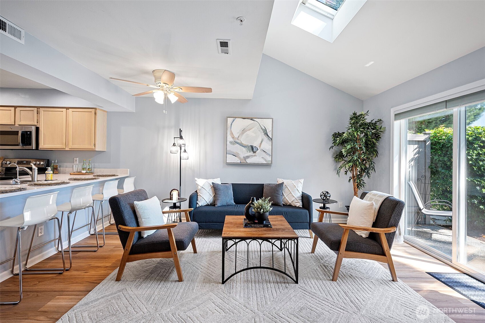 321 SE Orchard Drive 15