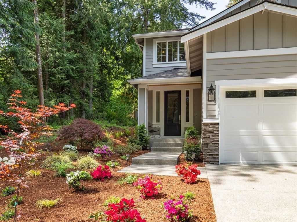 Photo of 17513 W Lake Desire Drive SE, Renton, WA 98058 (MLS # 2370864)