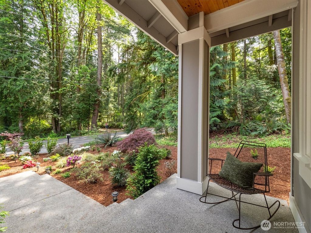 Photo of 17513 W Lake Desire Drive SE, Renton, WA 98058 (MLS # 2370864)