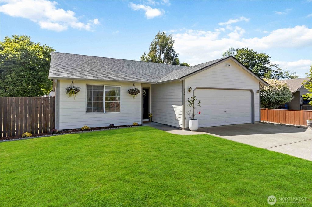 Photo of 164 Boardwalk Way, Kelso, WA 98626 (MLS # 2526035)
