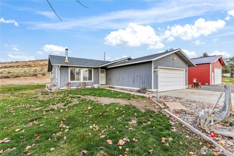 Photo of 1390 Freimuth Rd Rd, Selah, WA 98942 (MLS # 2454905)