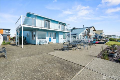 Photo of 3990 Saltspring Drive, Ferndale, WA 98248 (MLS # 2518484)