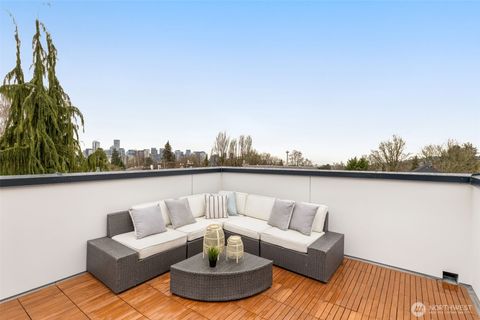 1123 10th Avenue E Seattle WA 98102