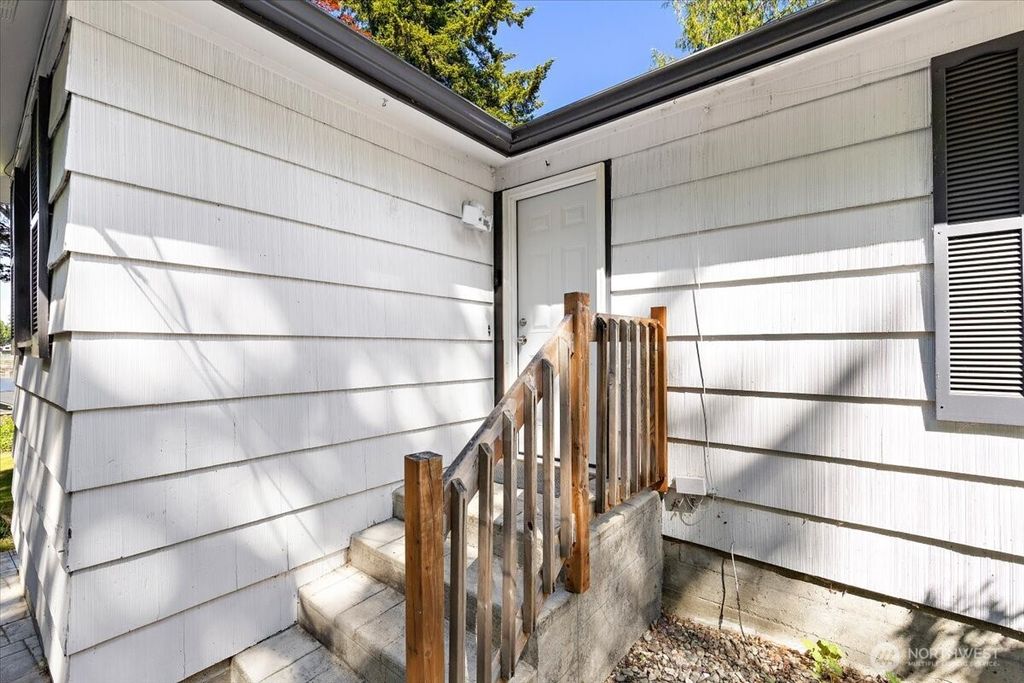 Photo of 3817 Shelby RD, Lynnwood, WA 98087 (MLS # 2530928)