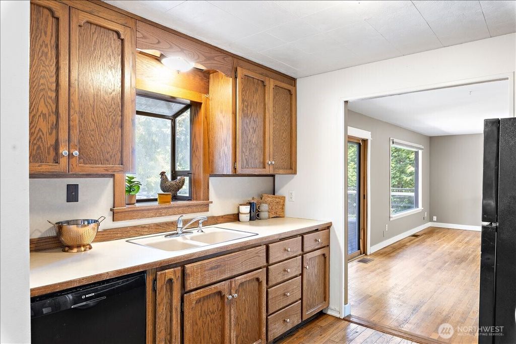 Photo of 3817 Shelby RD, Lynnwood, WA 98087 (MLS # 2530928)