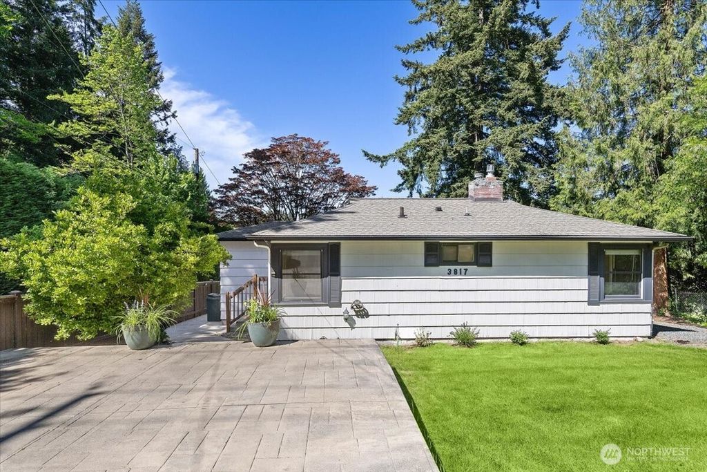 Photo of 3817 Shelby RD, Lynnwood, WA 98087 (MLS # 2530928)