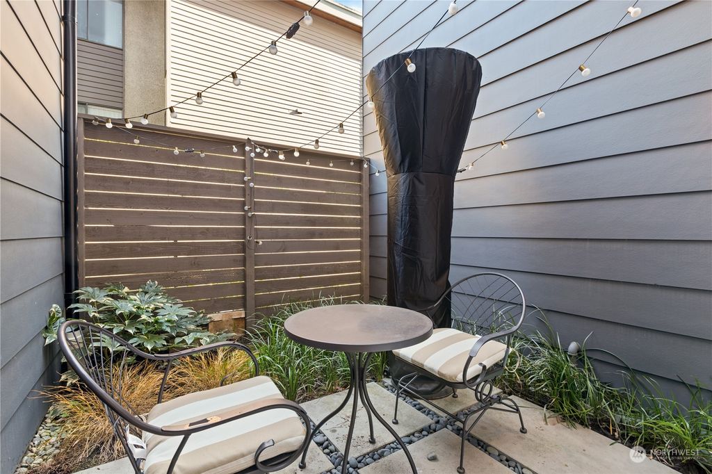 Photo of 3021 NE 120th Street, Seattle, WA 98125 (MLS # 2184426)