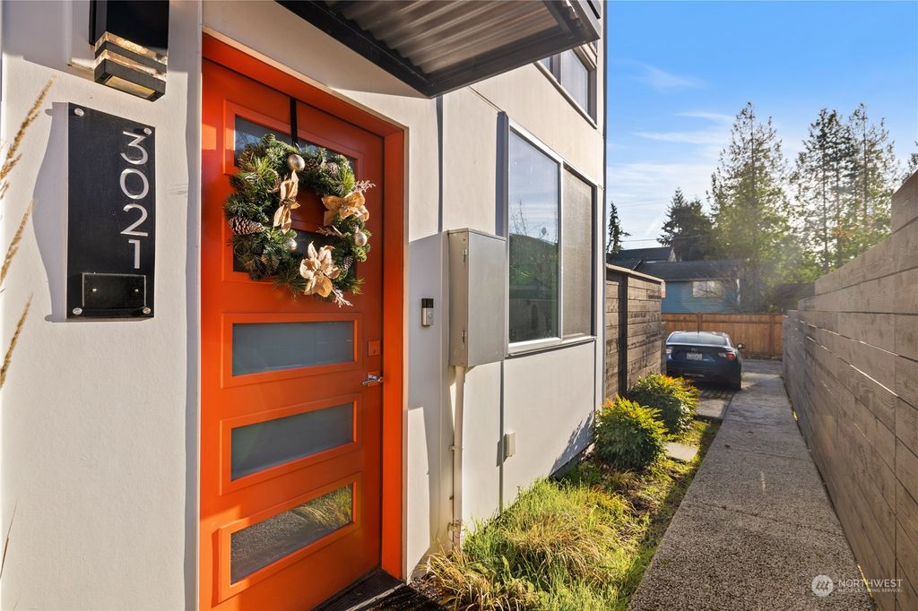 Photo of 3021 NE 120th Street, Seattle, WA 98125 (MLS # 2184426)